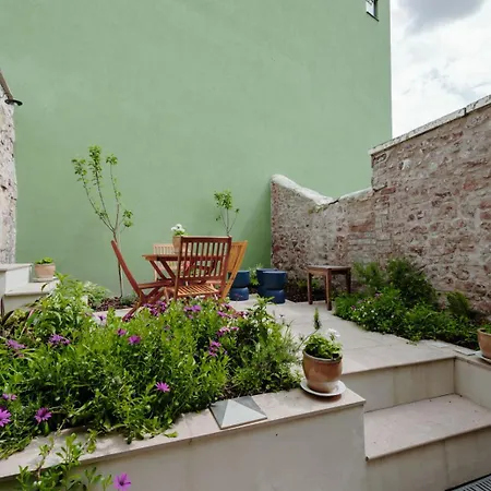Apartment The Lime House: Rustic Cliftonwood Abode Bristol