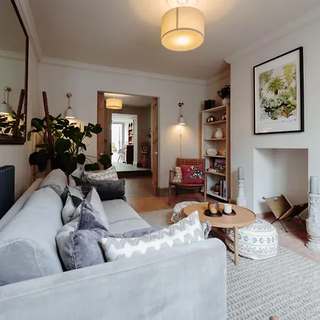 Apartment The Lime House: Rustic Cliftonwood Abode