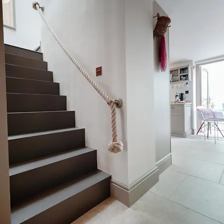 Apartment The Lime House: Rustic Cliftonwood Abode *