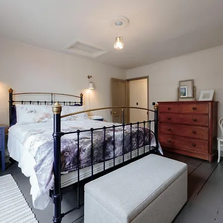 Apartment The Lime House: Rustic Cliftonwood Abode