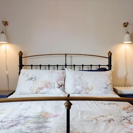 Apartment The Lime House: Rustic Cliftonwood Abode Bristol